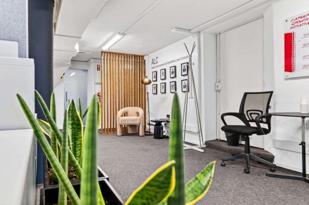 Plano de carreira na KW Area: espaço de trabalho junto ao quadro do ALC